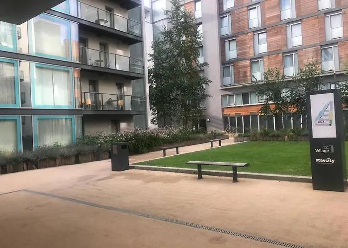 Modern Apartment Next To Hayes And Harlington Station