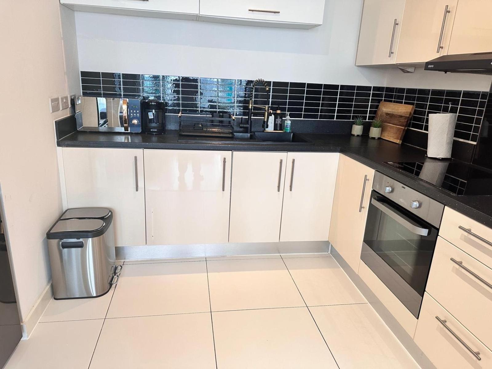 Modern Next To Hayes And Harlington Station * Hayes (Greater London)